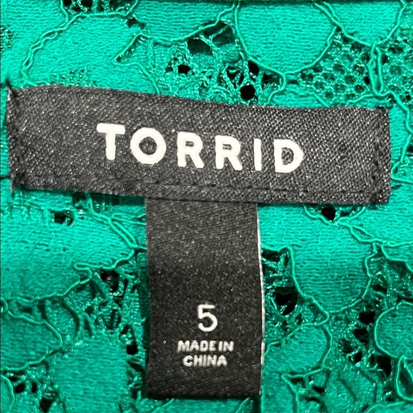 Torrid GREEN Lace TRENCH COAT, WITH TIE BELT, WOMEN PLUS SIZE 5X (28) - Picture 3 of 10